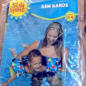 3/$15 NEW 2 ARM BANDS SWIMMING AGE 3-6